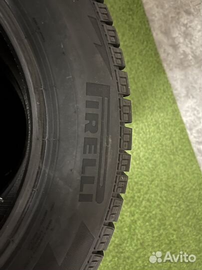 Pirelli Ice Zero FR 225/45 R19 96H