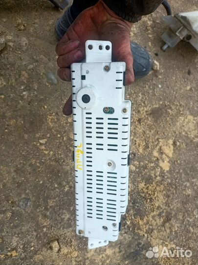 Щиток приборов Toyota Prius nhw10