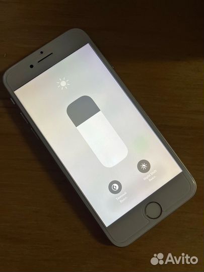 iPhone 8, 64 ГБ