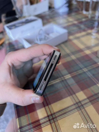 iPhone 4S, 8 ГБ