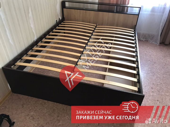 Кровать