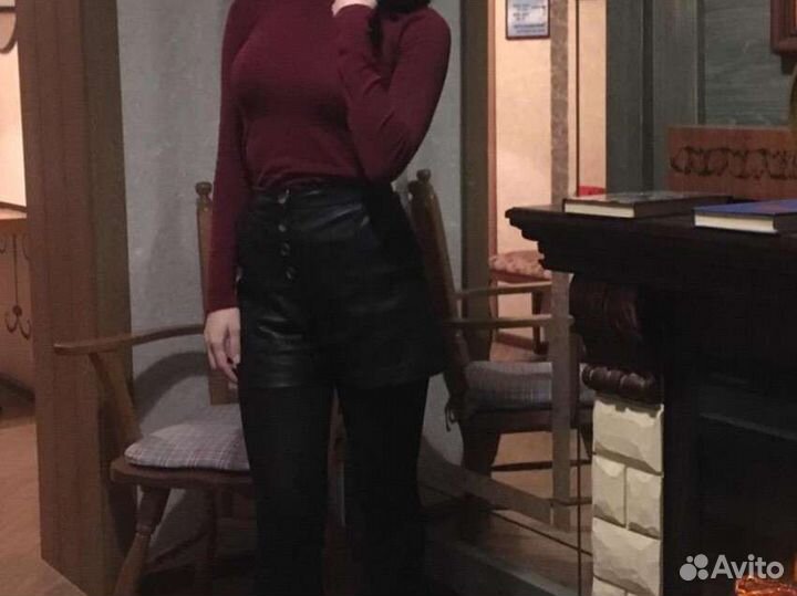 Шорты женские кожаные Stradivarius