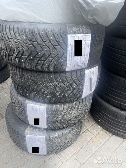 Nokian Tyres Hakkapeliitta 8 SUV 265/60 R18 114T