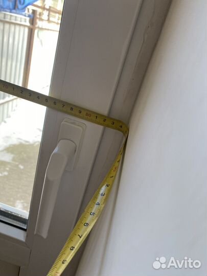 Дверь пластиковая с ручкой,без коробки