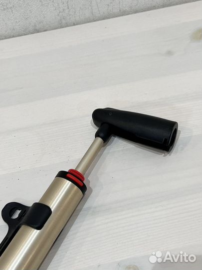 Компактный велосипедный насос gros GP-07