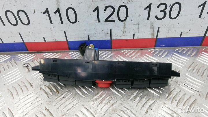 Кнопка аварийной сигнализации Opel Antara