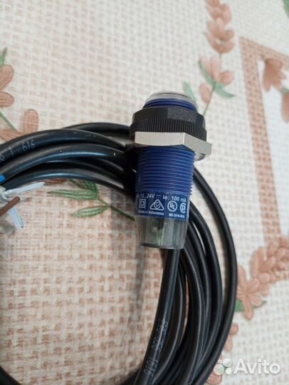 XUB4apanl2 фотоэлектрический датчик Telemecanique