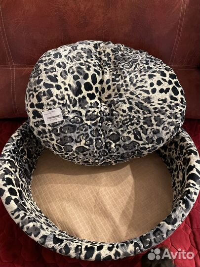 Лежанка для кошек новая