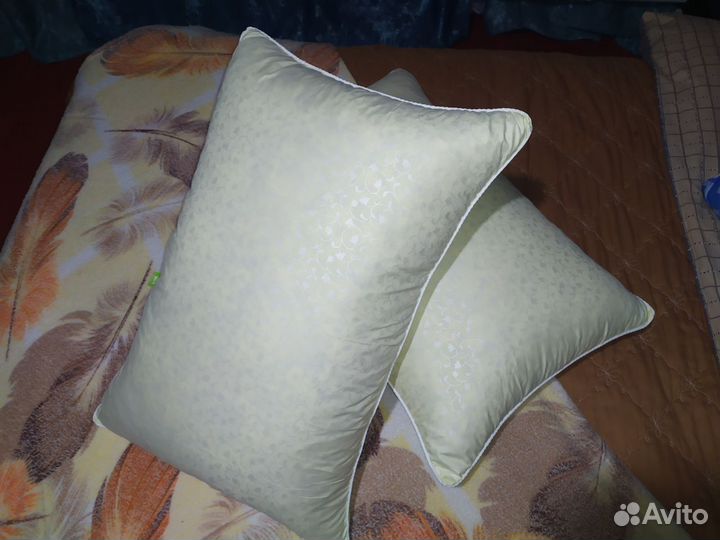 Подушка пухо-перьевая 70х70 новая