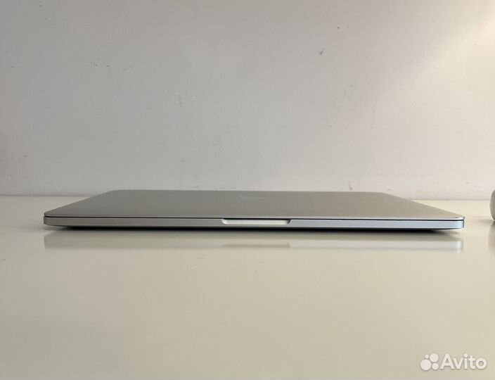 MacBook Pro 13 (2017 i5/8/512)