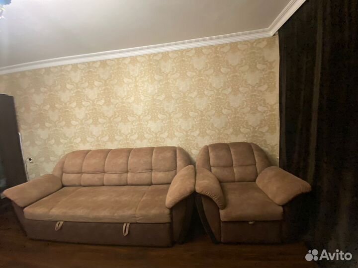 Диваны и кресло бу