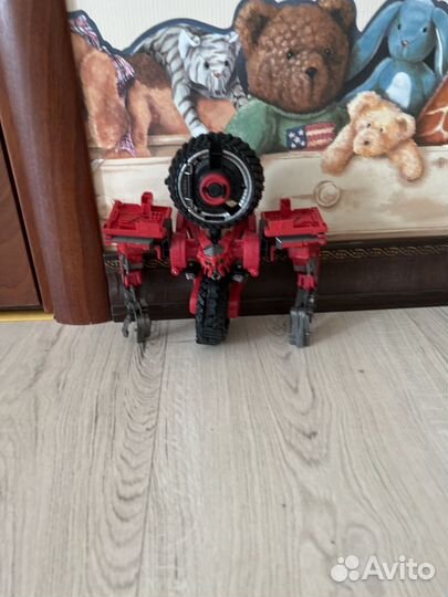 Робот трансформер hasbro в шикарном качестве