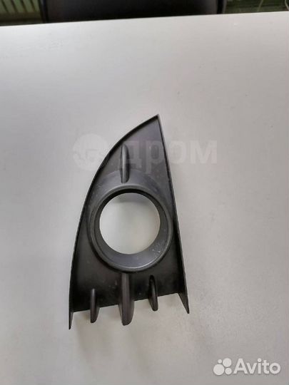 Накладка противотуманной фары правая