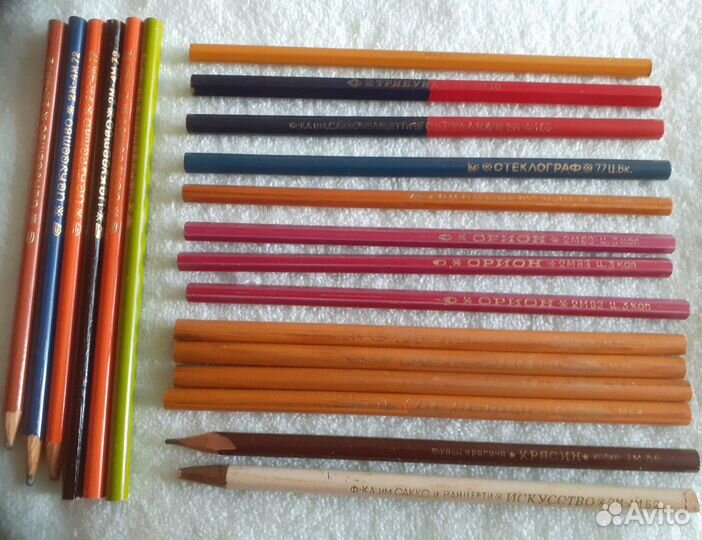 Советские карандаши, кнопки, записные книжки, тетр