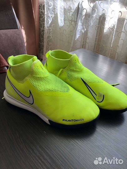 Футзалки Nike Phantom