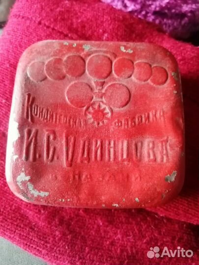 Жестяная коробочка фабрика И С Одинцова в Казани