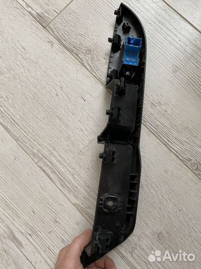 Накладка и блок управления на киа Рио 3(правая)