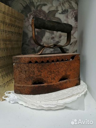 Утюг чугунный старинный