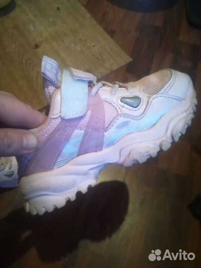 Кроссовки для девочки 28