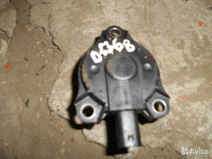 Датчик положения распредвала W211 M272 A2720510077