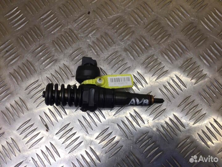 Форсунка Volkswagen Passat 038130073AJ; 038130073J