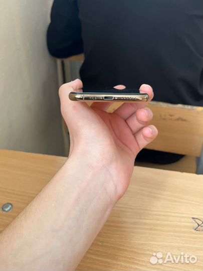 iPhone Xs, 64 ГБ
