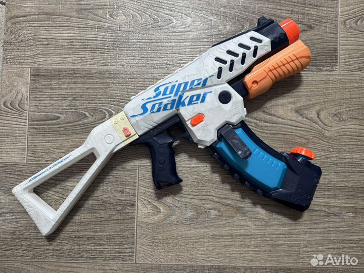 Nerf super soaker