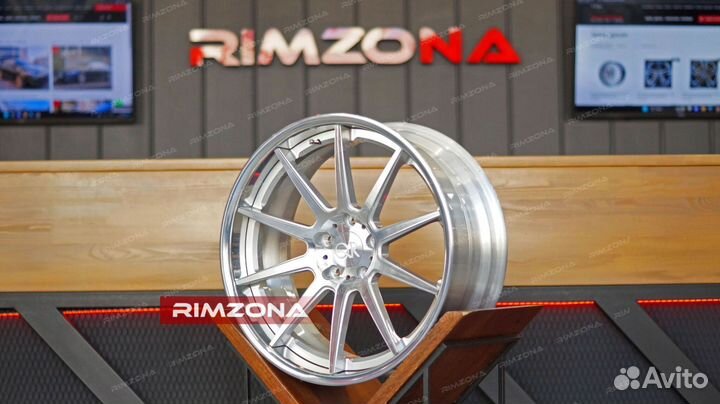 Кованые диски R19 на Toyota Crown