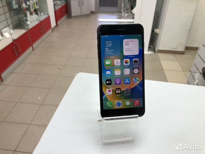 iPhone 8 Plus, 64 ГБ