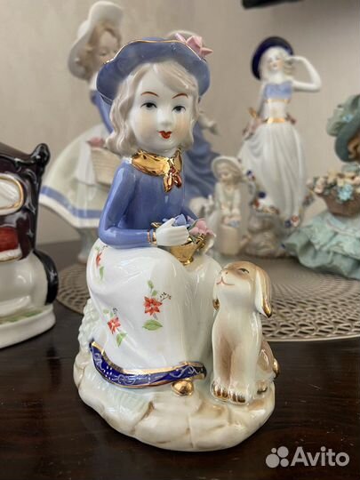 Статуэтка фарфор