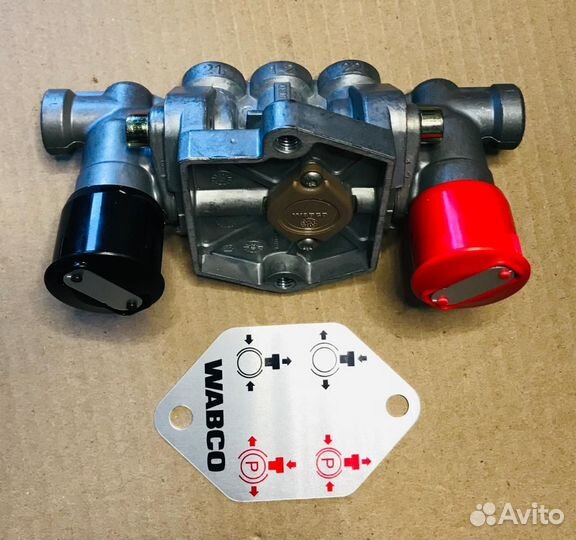 Клапан растормаживания прицепа с двумя клапанами