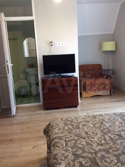 Комната 20 м² в 3-к., 2/2 эт.