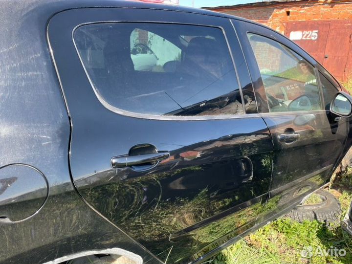 Дверь задняя правая Peugeot 308