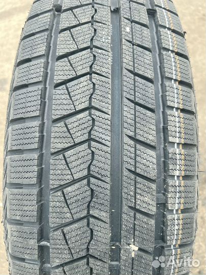 Roadmarch Snowrover 868 255/50 R19 85T