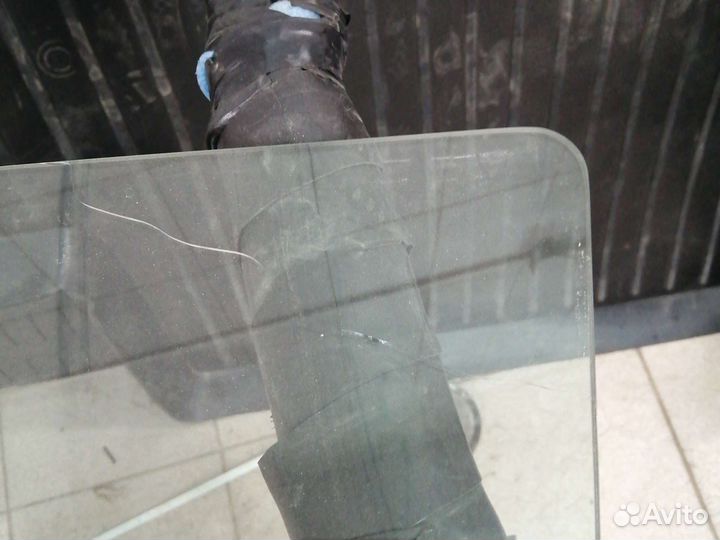 Боковое стекло на VW multivan