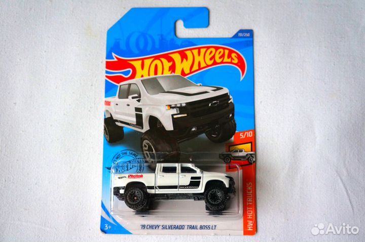 Hot Wheels Chevrolet Silverado Trail Boss (White)