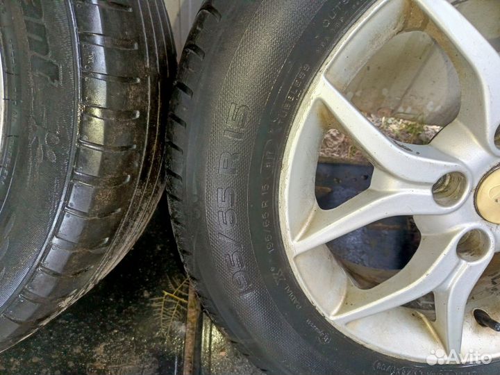 Продам летнюю резину с дисками