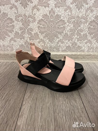 Босоножки женские