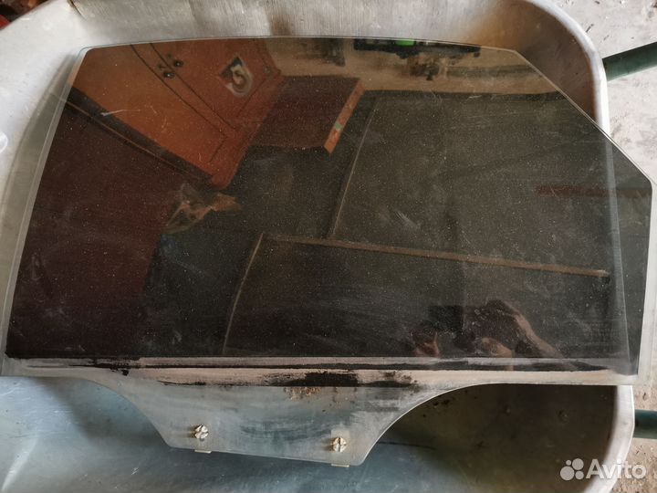 Стекло левое заднее лачетти седан