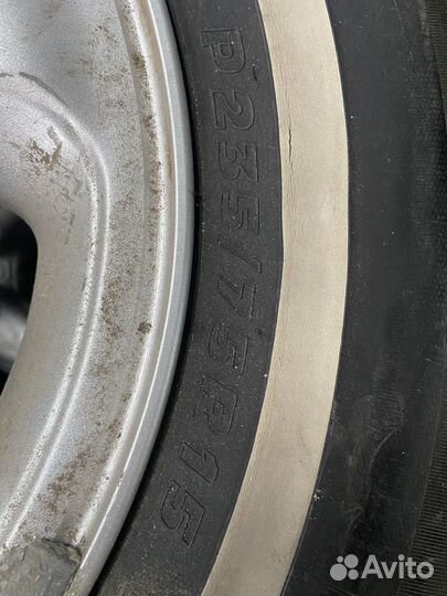 Kumho I'Zen Stud Snow KW11 235/75 R15