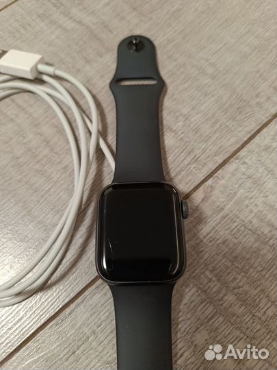 Apple Watch SE GPS Aluminum 40mm