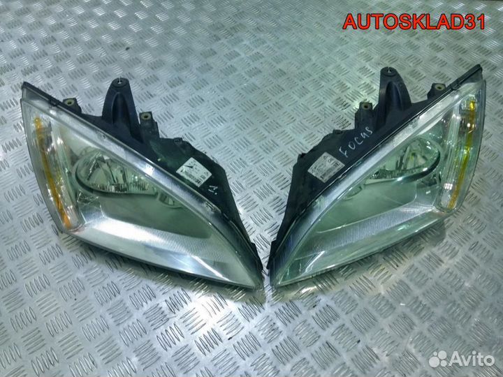Фара для Форд Фокус 2 1480990 дорестайлинг хром