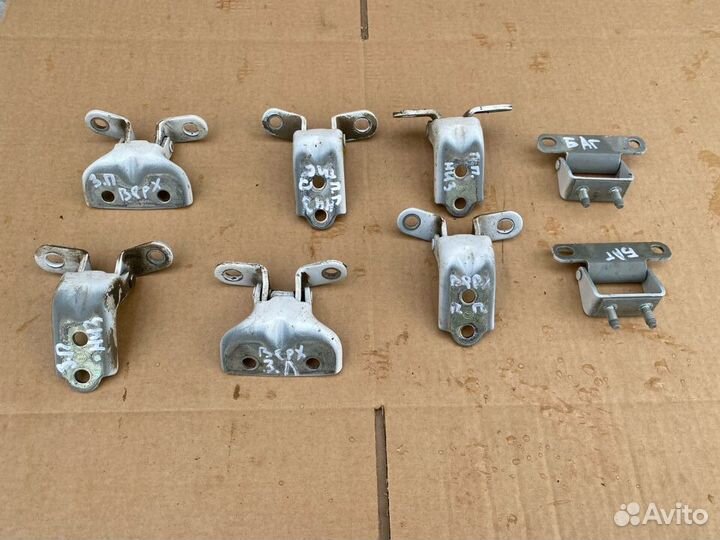 Петля двери Hyundai Tucson 3 TL