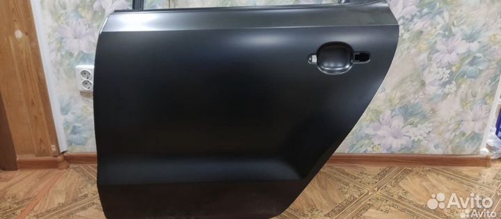 Дерь задняя левая на volkswagen polo V хэтчбек