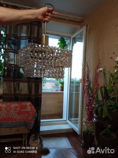 Продам хрустальную люстру
