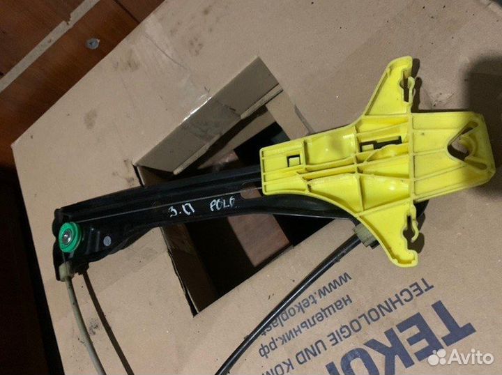 Стеклоподъемник задний правый Volkswagen Polo