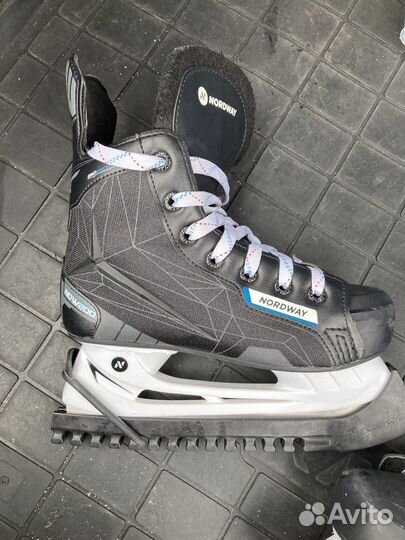 Коньки хоккейные размер 36