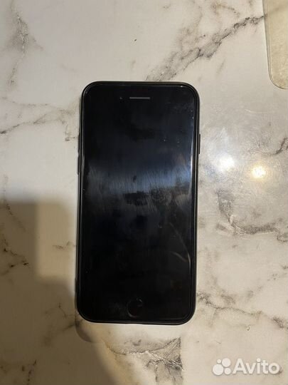 iPhone SE, 128 ГБ