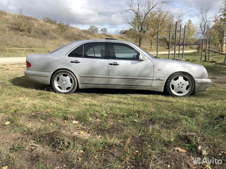 Mercedes-Benz E-класс 2.3 AT, 1997, 250 700 км