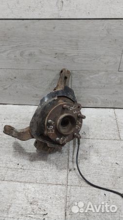 Кулак передний правый 40014CN000